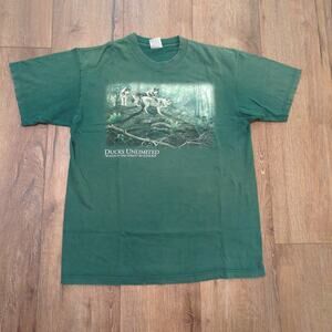 VTG Marathon Ducks Unlimited Wolf Adult Medium Nature Hunt Forest Hike Faded USA